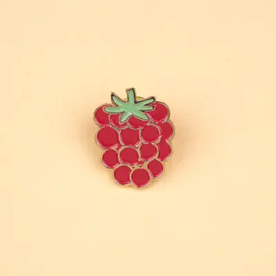 Pin's Framboise Coucou Suzette — photo 1
