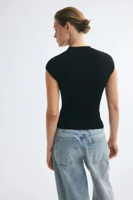 Top en maille fine avec col cheminée - Noir — photo 4