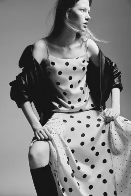 Robe en satin avec jupe évasée - Beige clair/pois — photo 2