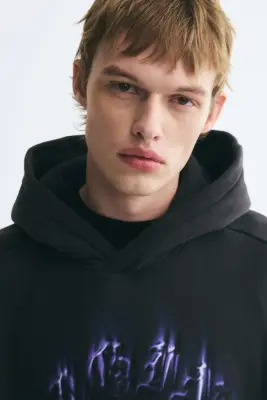 Hoodie imprimé Oversized Fit - Noir délavé/Original — photo 1