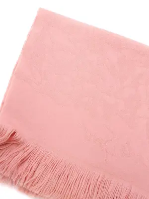 Grosse écharpe longue en laine rose bonbon avec franges Prix boutique 350€ — photo 3