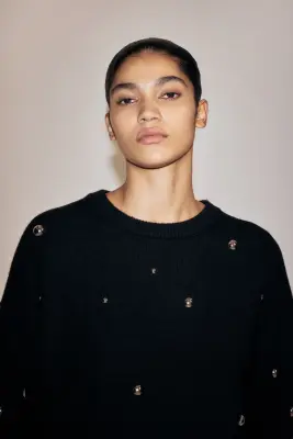 Pull clouté - Noir — photo 1