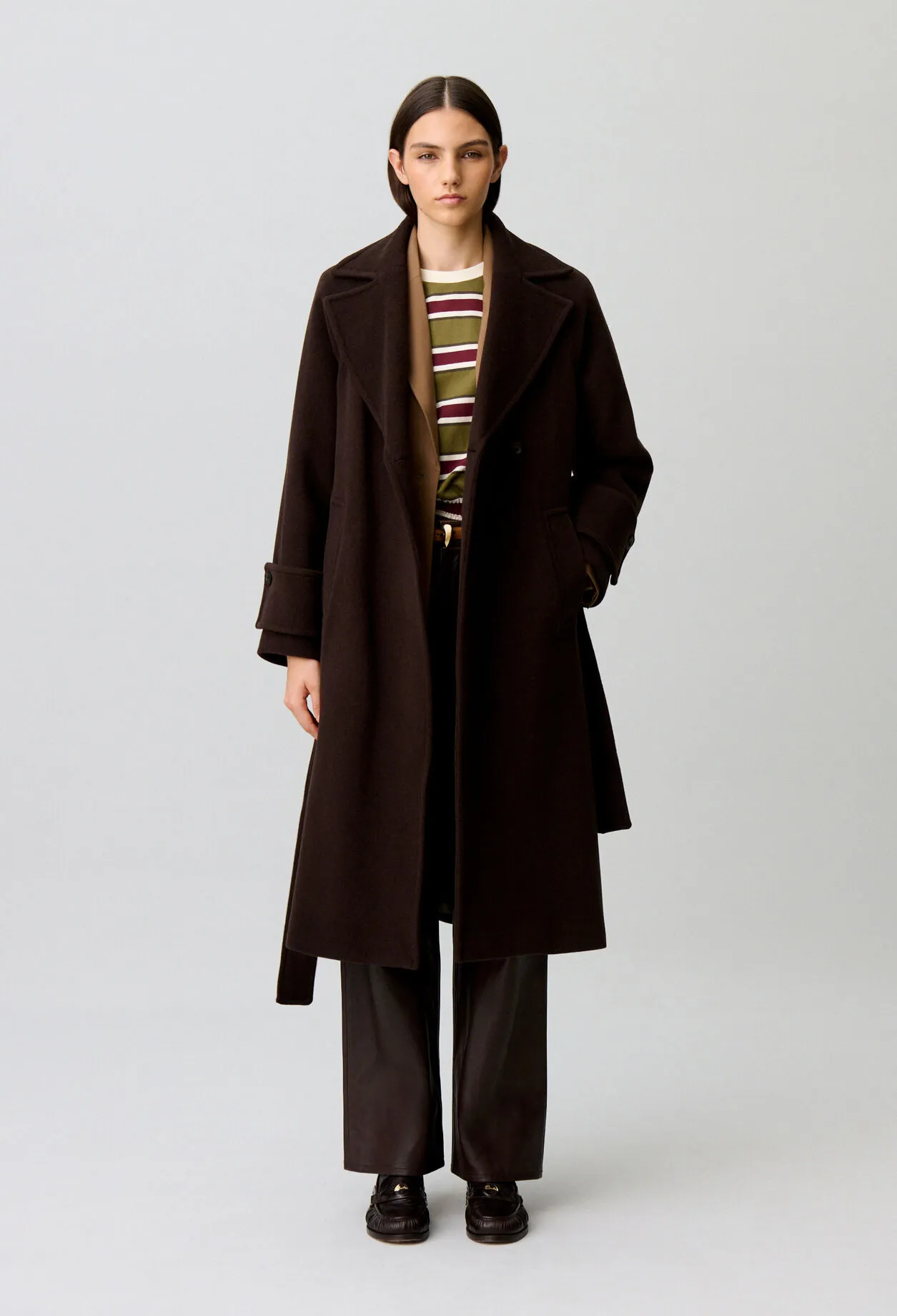 Manteau long ceinturé