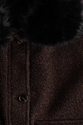 Veste en twill avec col duveteux - Marron foncé — photo 5