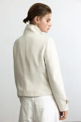 Veste à fermeture croisée avec col entonnoir - Beige clair — photo 5