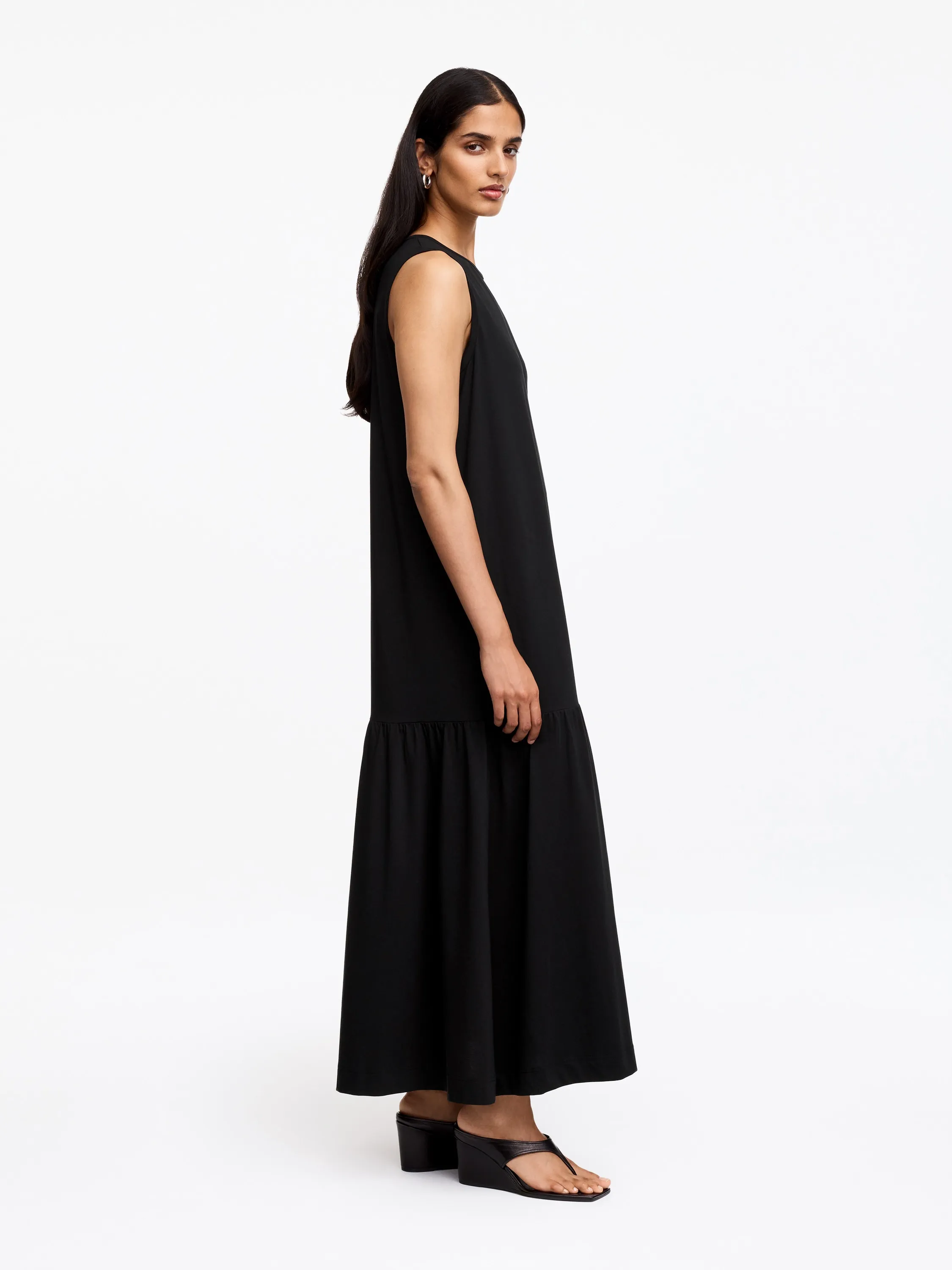 Robe mi-longue sans manches - Noir