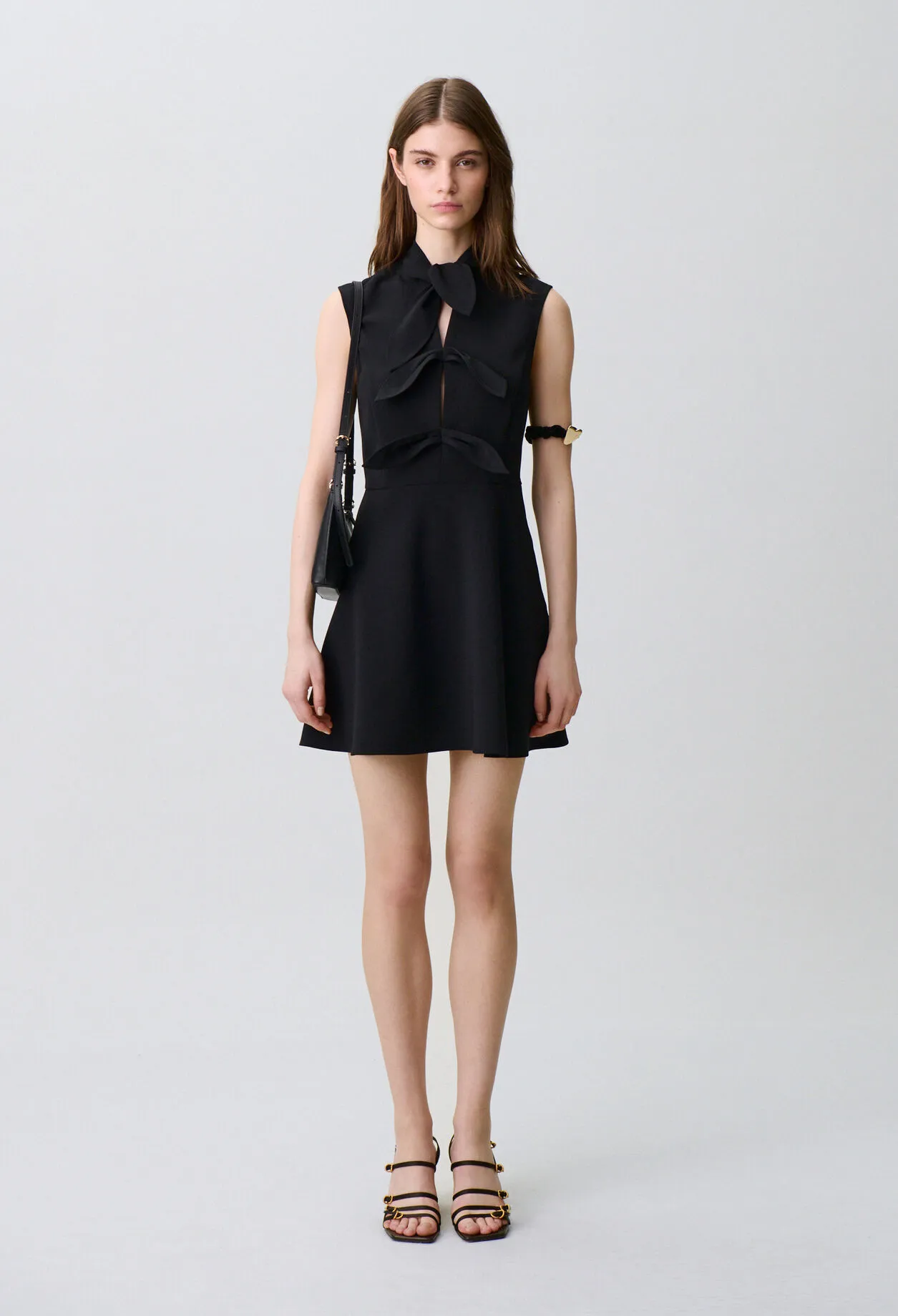 Robe courte col à nœud