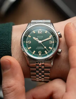 KUOE SOMBRERO 90-011 GREEN LINEN TEXTURED DIAL JUBILEE BRACELET — photo 4