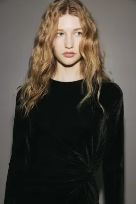 Robe avec détail torsadé - Noir — photo 1
