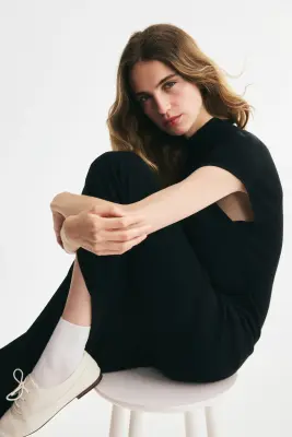 Robe en maille fine avec col cheminée - Noir — photo 2