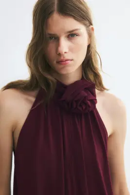 Top asymétrique avec rose appliquée - Rouge prune — photo 1