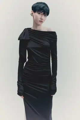 Robe moulante avec nœud - Marron foncé — photo 1