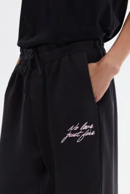 Pantalon jogger Relaxed Fit en coton - Noir/No Love Just Fire — photo 3