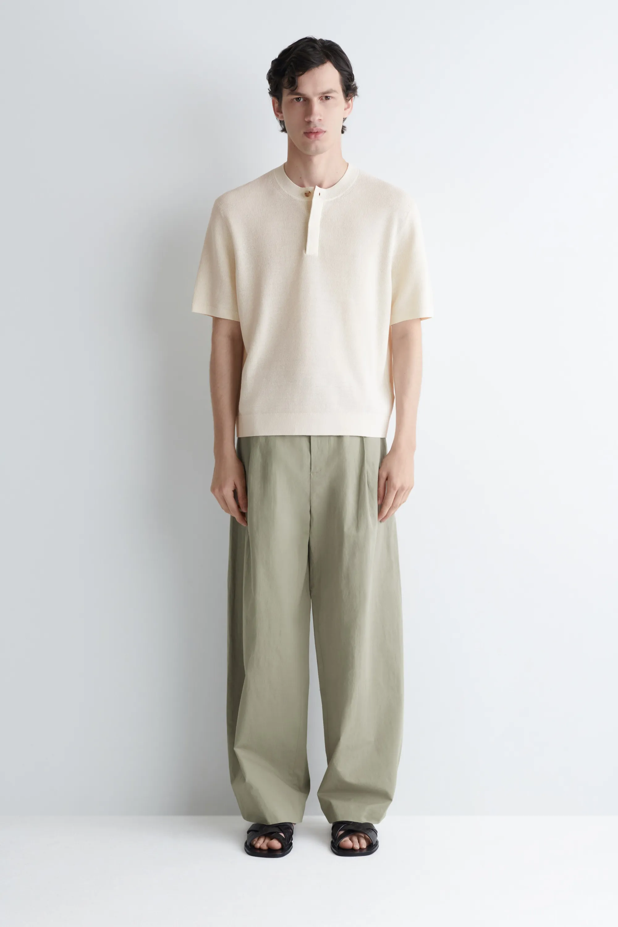 T-SHIRT HENLEY EN MAILLE DE LIN - ÉCRU