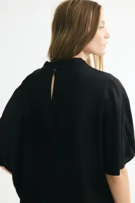 Blouse en twill satin à effet drapé - Noir — photo 2