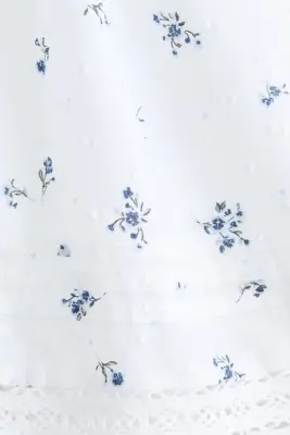 Jupe en coton plumetis - Blanc/bleu/fleuri — photo 3