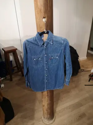 Chemise en jean Levi's — photo 1