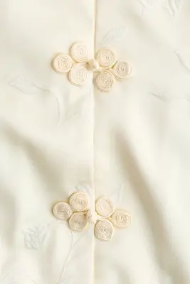 Veste brodée avec boutons noués - Crème — photo 4