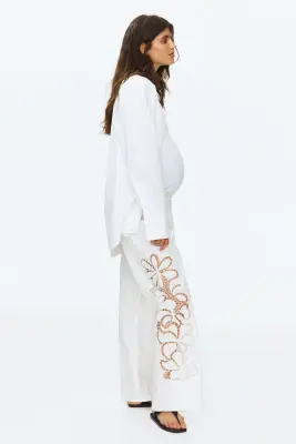 MAMA Pantalon avec broderie anglaise - Ivoire — photo 2