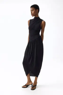 Robe à effet drapé avec col cheminée - Noir — photo 2