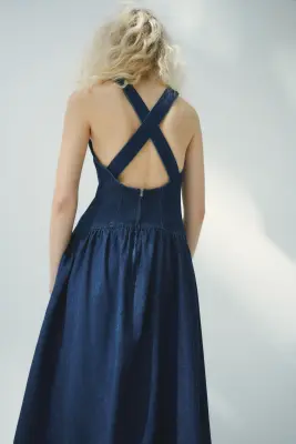 Robe en denim avec jupe évasée - Bleu denim foncé — photo 3