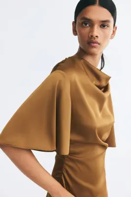 Robe en satin à effet drapé - Vert kaki foncé — photo 2