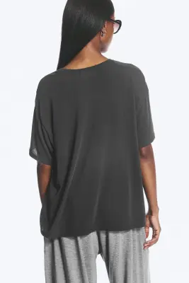 T-shirt carré décontracté transparent - Gris foncé transparent — photo 2