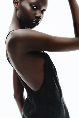Robe à bretelles fines avec dentelle - Noir — photo 1
