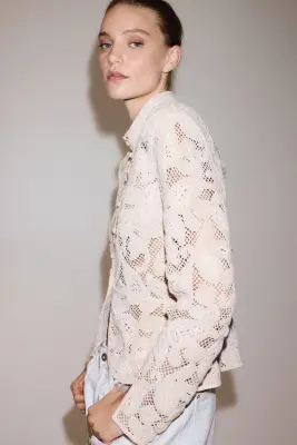 Veste en résille avec applications - Beige clair — photo 2