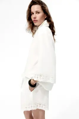 Short en coton avec broderie anglaise - Blanc — photo 2