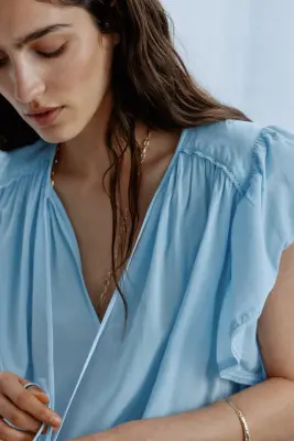 Blouse à manches volantées avec dentelle - Bleu clair — photo 3