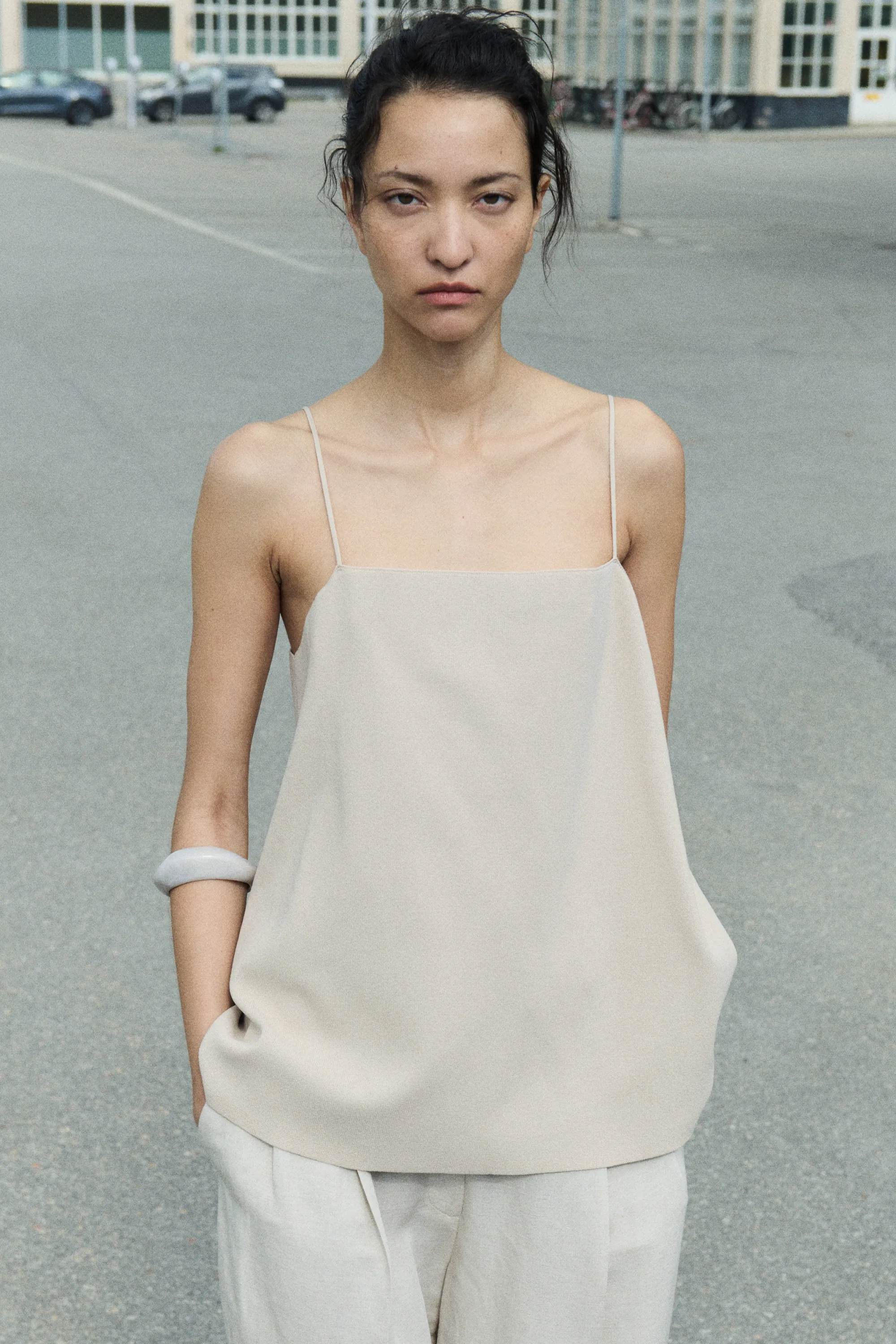 Top en maille fine avec bretelles fines - Beige