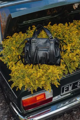 Sac à main clouté Femme — photo 2