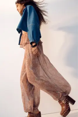 Pantalon avec taille élastique et jambes ballon - Rose clair/fleuri — photo 2