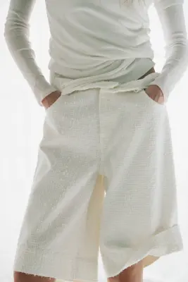 Short Bermuda en twill texturé - Ivoire — photo 1
