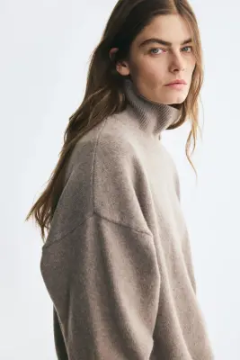 Pull oversize avec col cheminée - Taupe — photo 3