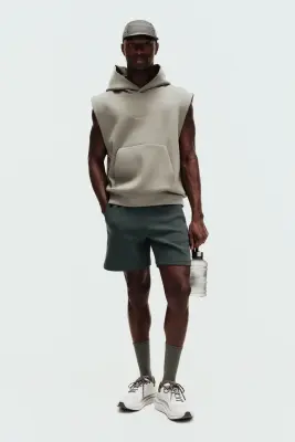 Short de sport en scuba DryMove™ - Vert pin — photo 1