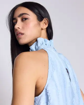 Top Leonora bleu ciel texturé — photo 5