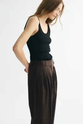 Pantalon à pinces avec jambes larges - Marron foncé — photo 2