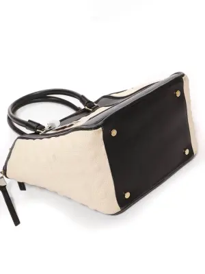 Sac en cuir noir et matelassé blanc crème Prix boutique 550€ — photo 4