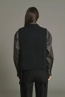 PULL UZEL NOIR — photo 2