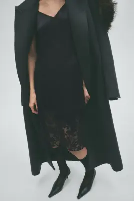 Robe brodée en satin - Noir — photo 2