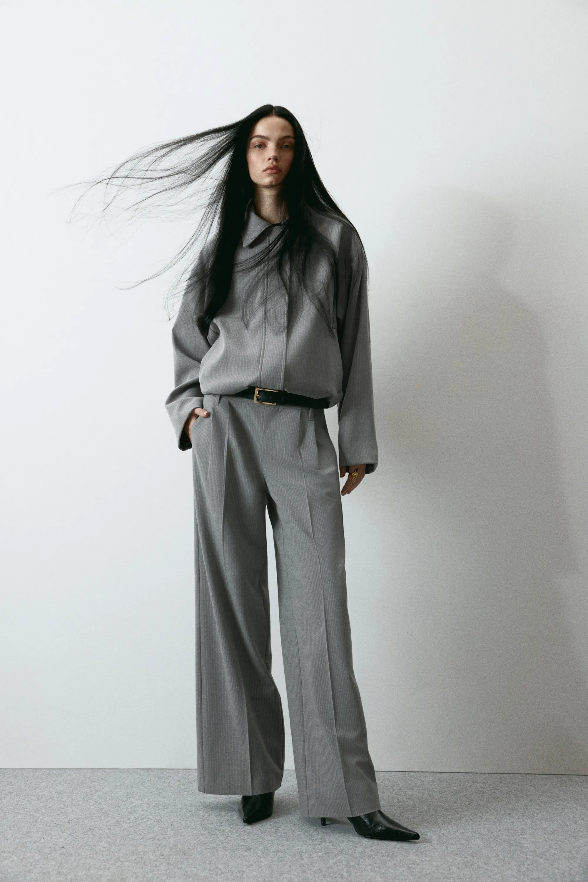 Pantalon chic à jambes larges - Gris clair/rayures tennis