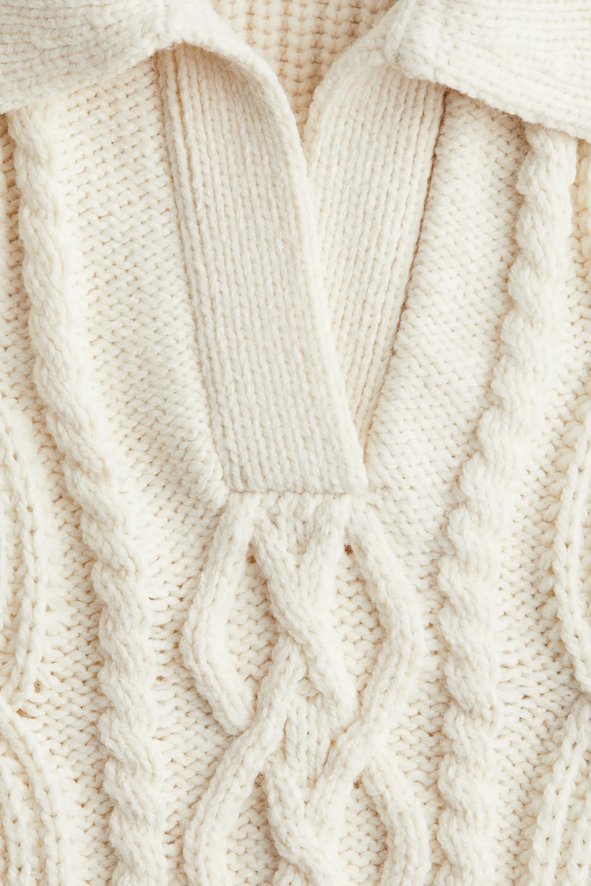 Pull en maille torsadée avec col - Beige clair