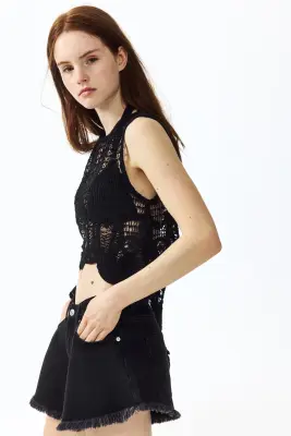 Short frangé en denim - Noir — photo 4