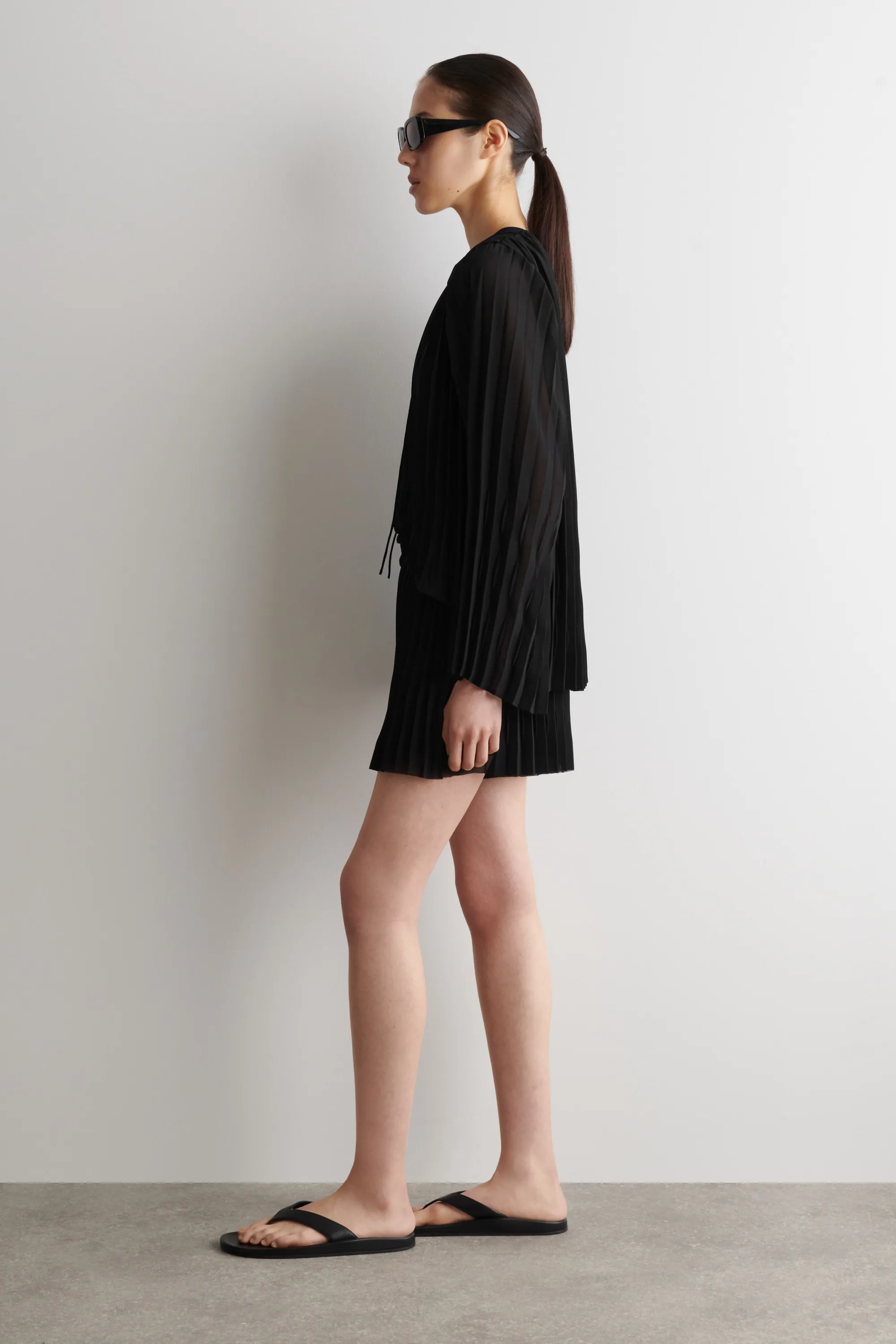 SHORT PLISSÉ EN GEORGETTE - NOIR