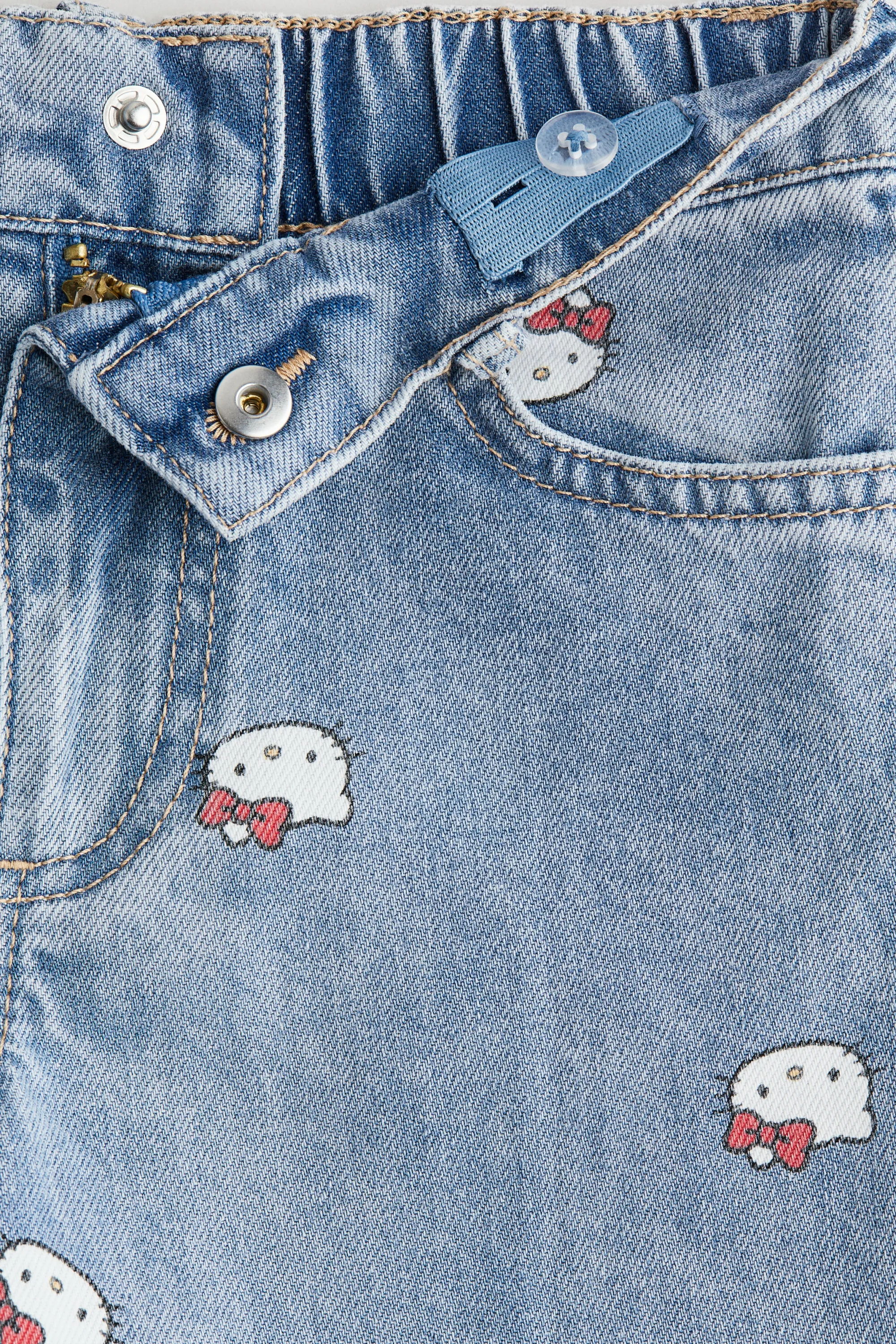 Printed Wide Leg Jeans - Bleu denim clair/Hello Kitty