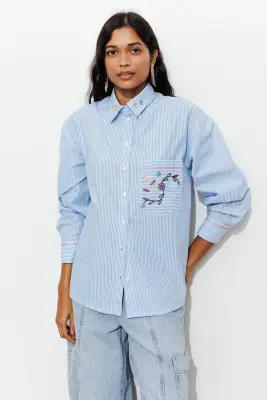 Chemise rayée brodée Femme — photo 4