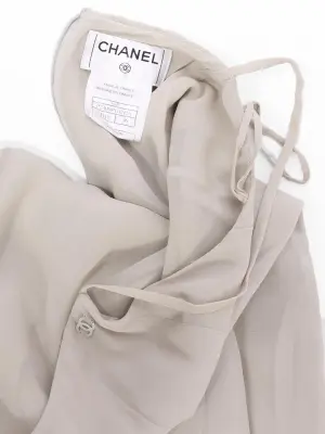 Robe courte cintrée en mousseline de soie gris vert à fines bretelles Prix boutique 3000€ Taille XXS — photo 5