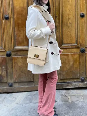 Sac à bandoulière LOUISE en cuir beige rosé fermoir doré Px boutique 1450€ — photo 2